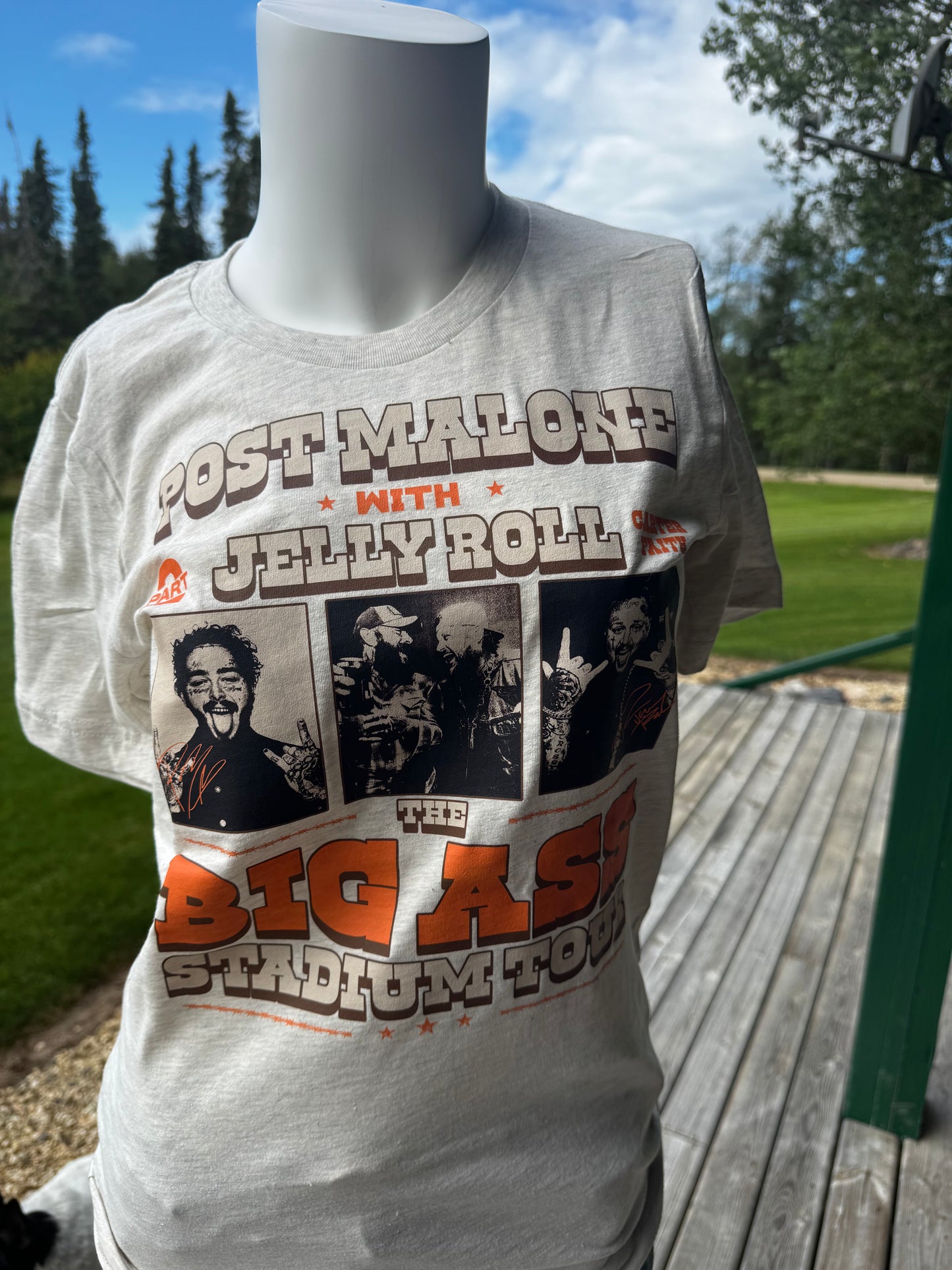 Posty Tee